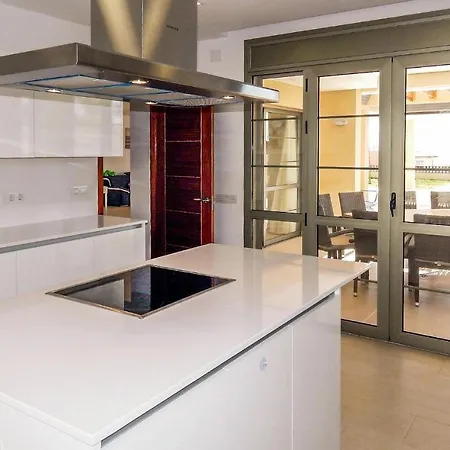 Дом отдыха Awesome Home In Costa Adeje With Outdoor Swimming Pool, Wifi And 5 Bedrooms *