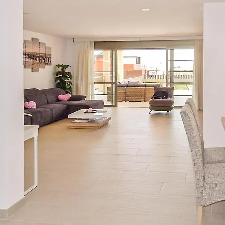 Awesome Home In Costa Adeje With Outdoor Swimming Pool, Wifi And 5 Bedrooms * Адехе
