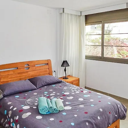 Awesome Home In Costa Adeje With Outdoor Swimming Pool, Wifi And 5 Bedrooms Адехе